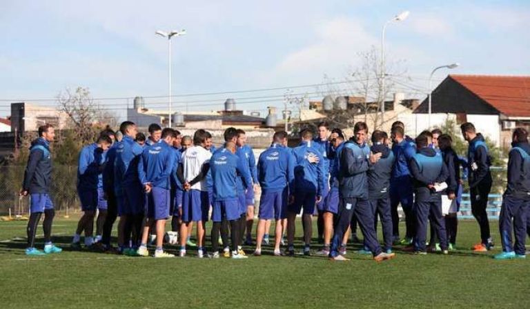 Racing senior goleó a Talleres de Remedios de Escalada