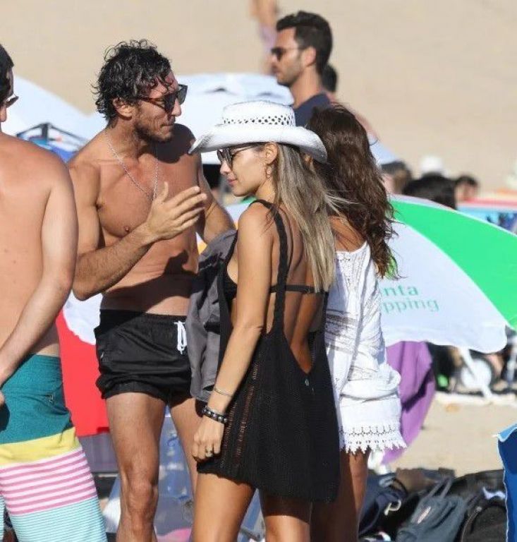 Pampita Y Pico M Naco Mimos Frente Al Mar En Las Playas De Punta Del Este Nuevo Diario Web