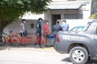 Tragedia en Santiago: hombre de 39 años murió electrocutado cuando cerraba el portón de su casa