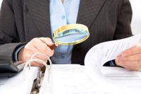 El caso más común, en la actualidad, incluso para contribuyentes “pequeños” es encontrarse ante la necesidad de abonar una contraprestación no vinculada con la venta de bienes.