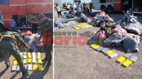 Secuestran 36 kilos de cocaína envueltos en camperas: dos mujeres y un hombre detenidos