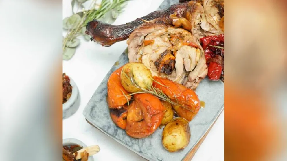  Arrollado de chivito con vegetales