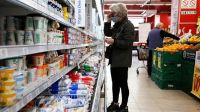 Una familia necesitó más de $217 mil en mayo para no caer en la pobreza